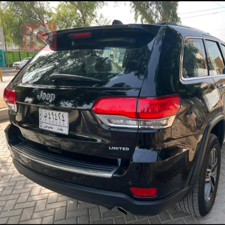 جیپ گراند شیرۆکی